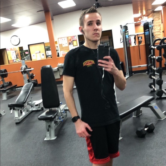 Meet your Posher, Justin - Picture 2 of 2